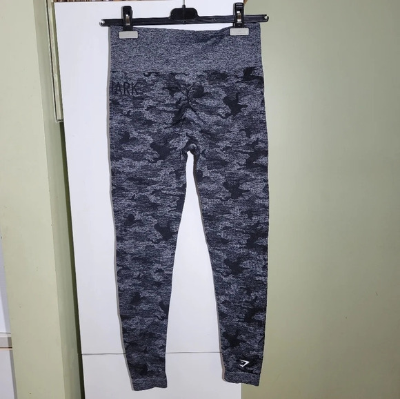 ❤️ 3 for $35 GYMSHARK camoflauge leggings black gray small - Picture 5 of 8